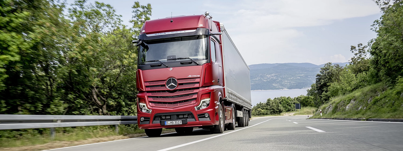 csm_actros-fernverkehr-18c0490-050_9de0215b9c